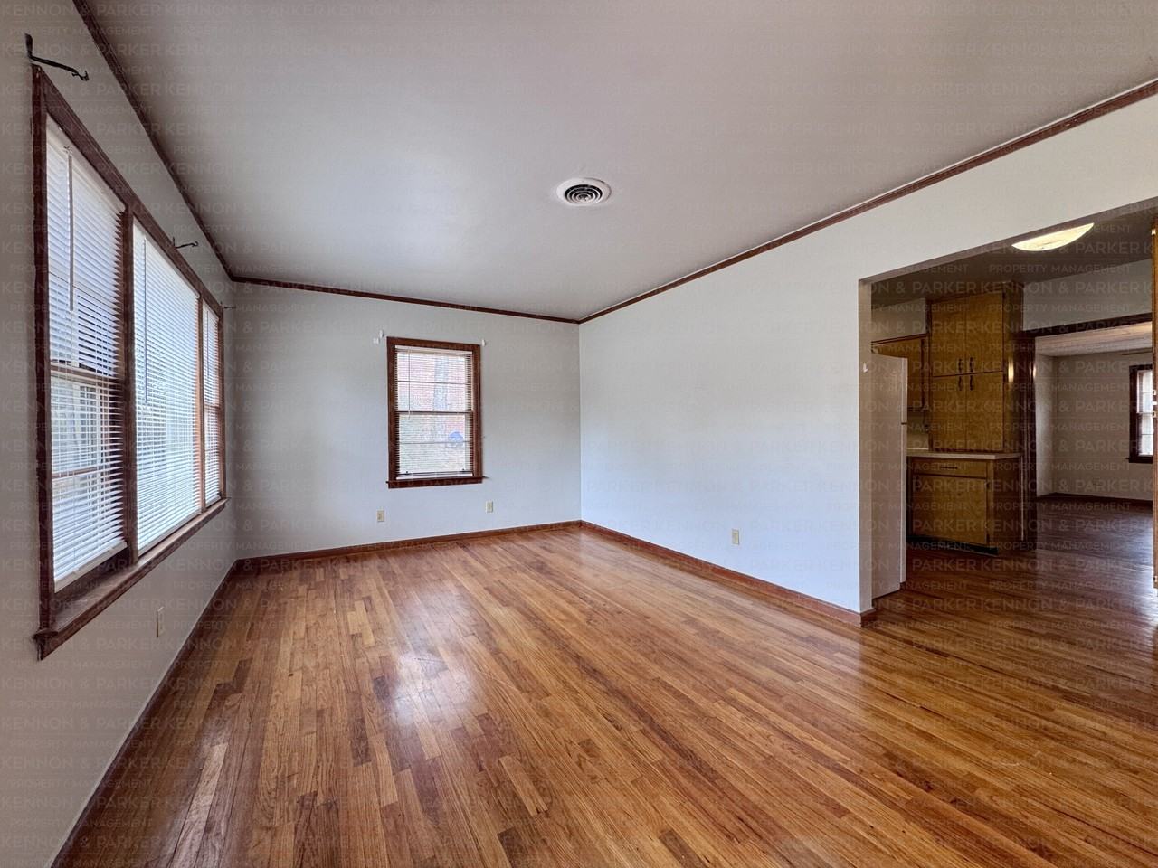 5618 Perry Ave - Photo 3 of 17