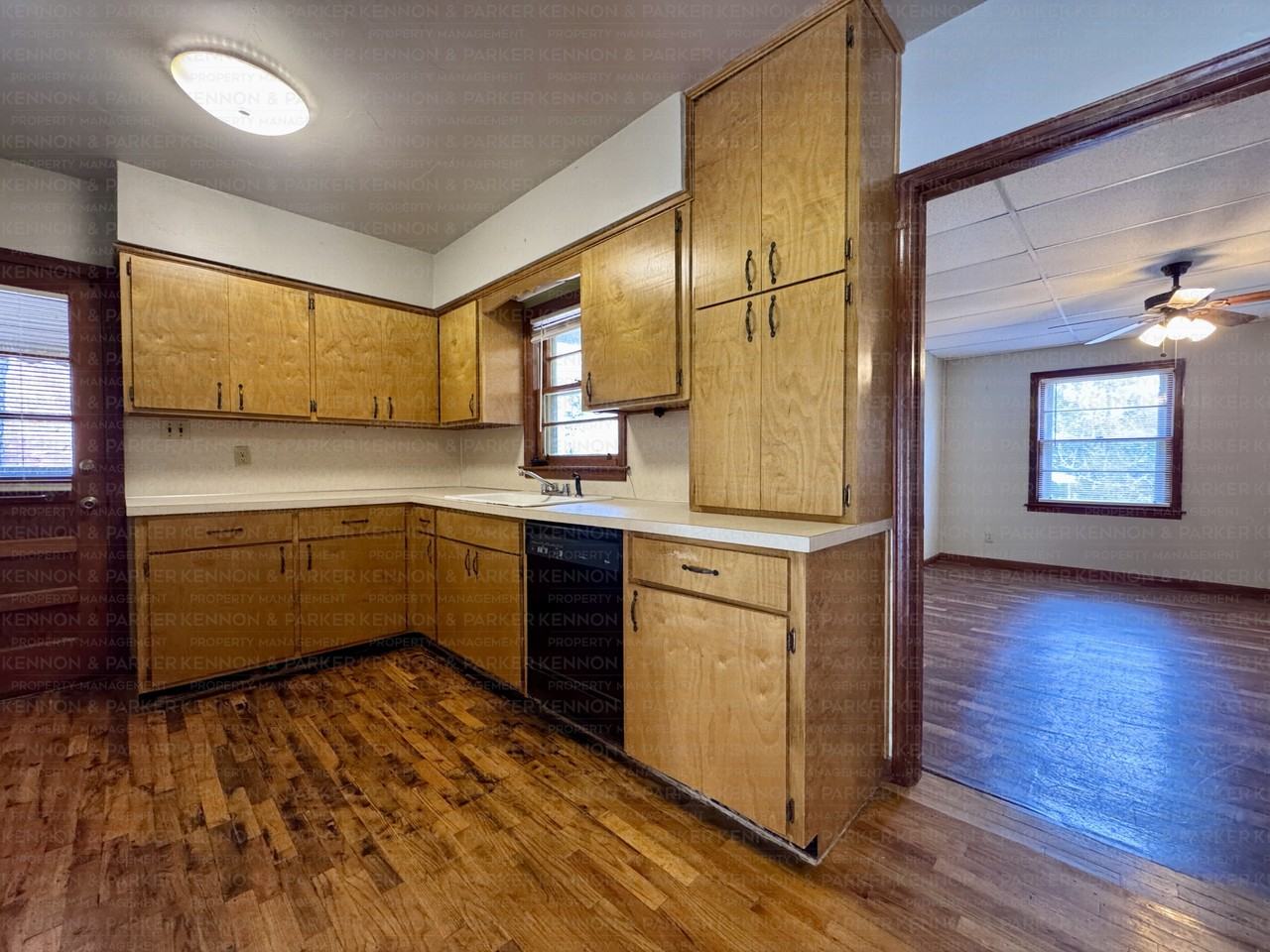 5618 Perry Ave - Photo 4 of 17