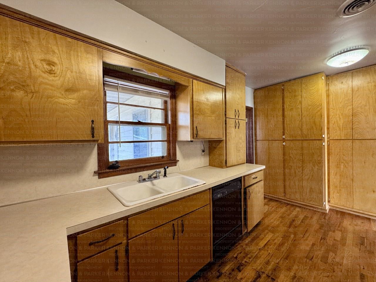 5618 Perry Ave - Photo 6 of 17