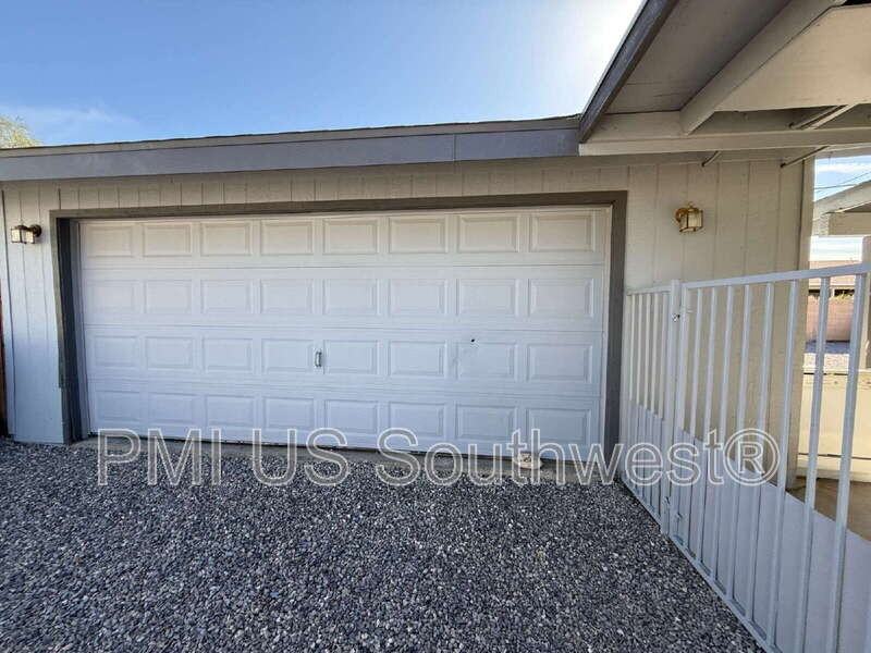 664 Honeysuckle Rd - Photo 2 of 26