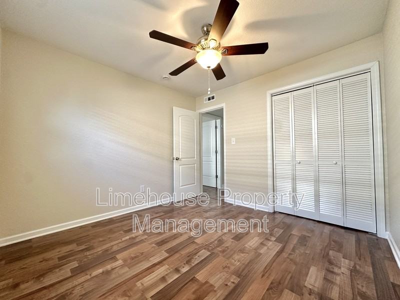 909 Leisure Sq #201 - Photo 7 of 10