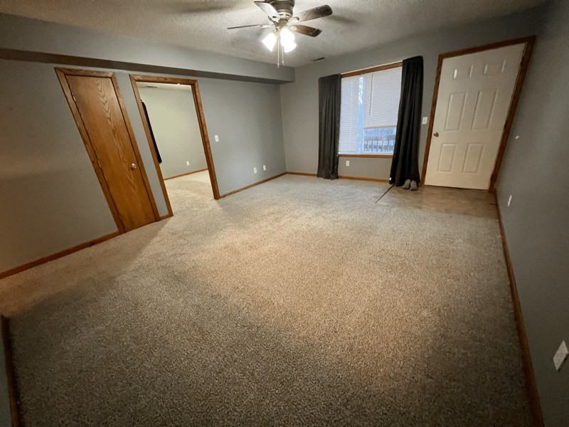 415 W Zeller St - Photo 2 of 15