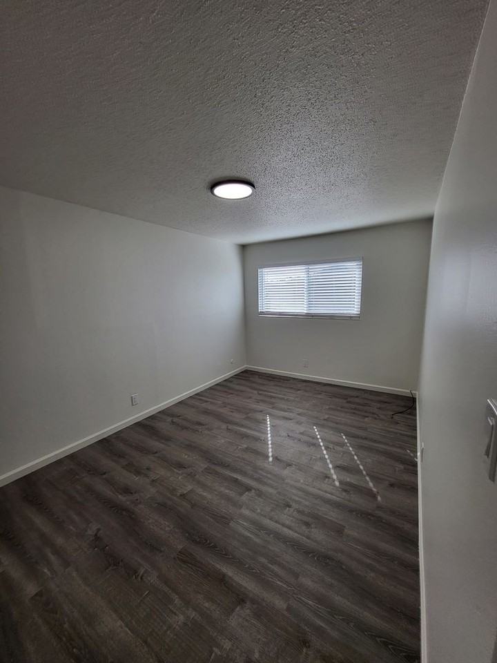 23rd Street Apartments - Photo 6 of 20