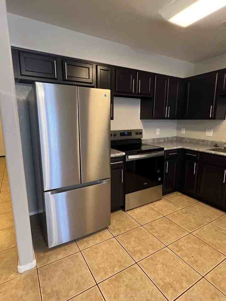 1622 S 31st Ave - Photo 5 of 16