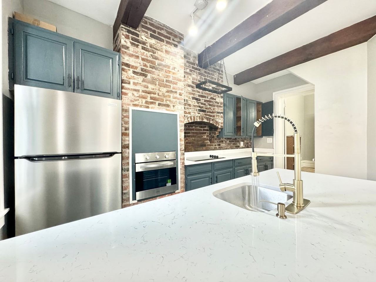 1218 Boyle St - Photo 2 of 21