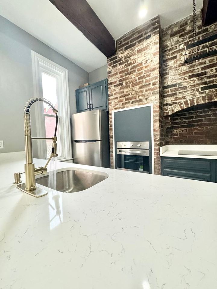 1218 Boyle St - Photo 3 of 21