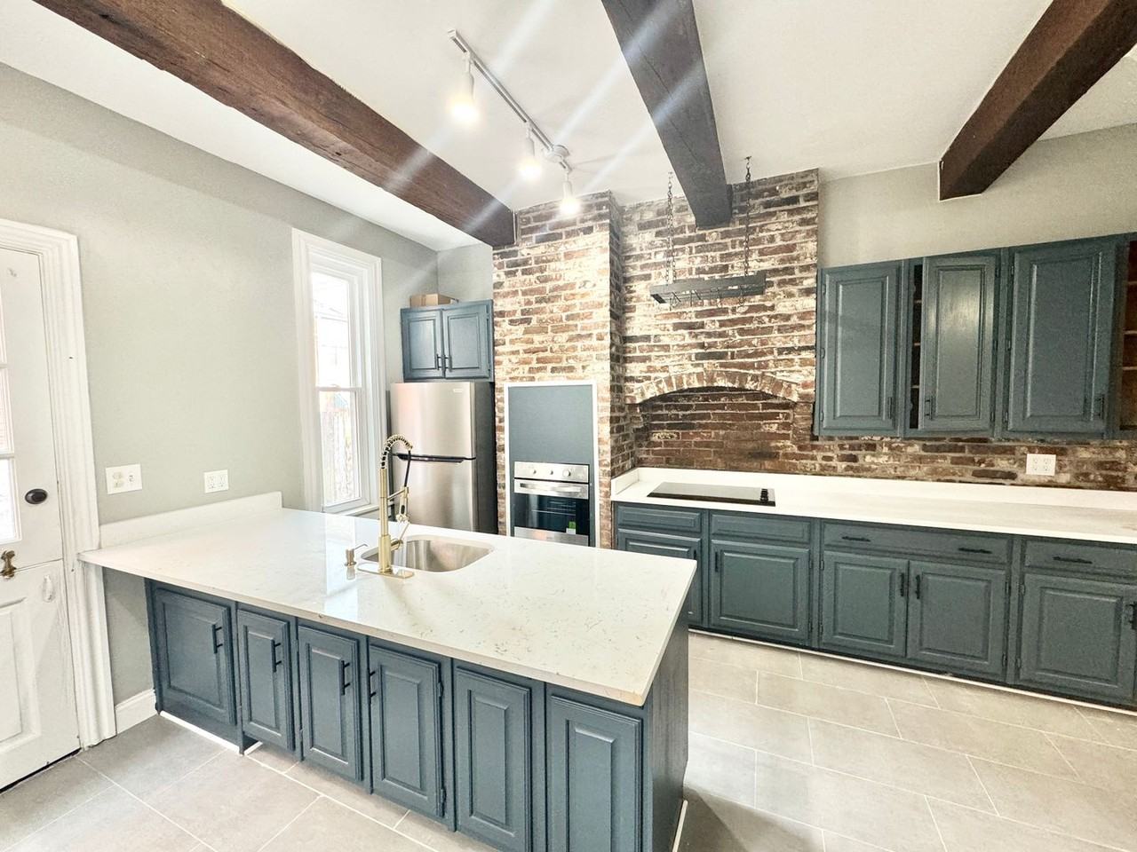 1218 Boyle St - Photo 4 of 21