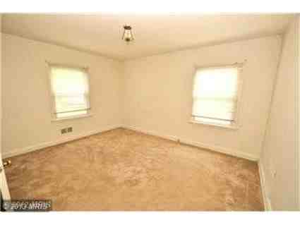 918 Seneca Park Rd - Photo 3 of 6