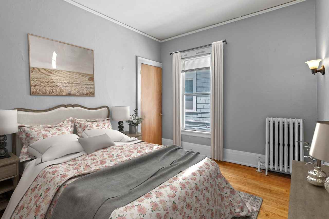 2939 N Maryland Ave - Photo 2 of 32