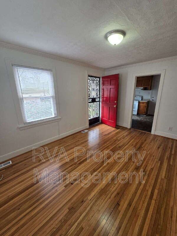 1601 Albany Ave - Photo 3 of 14