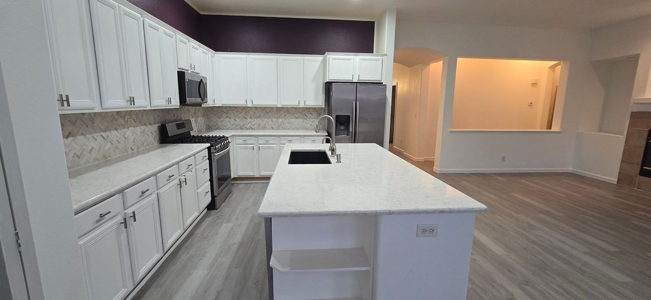 10150 Buckeye Ct - Photo 3 of 13