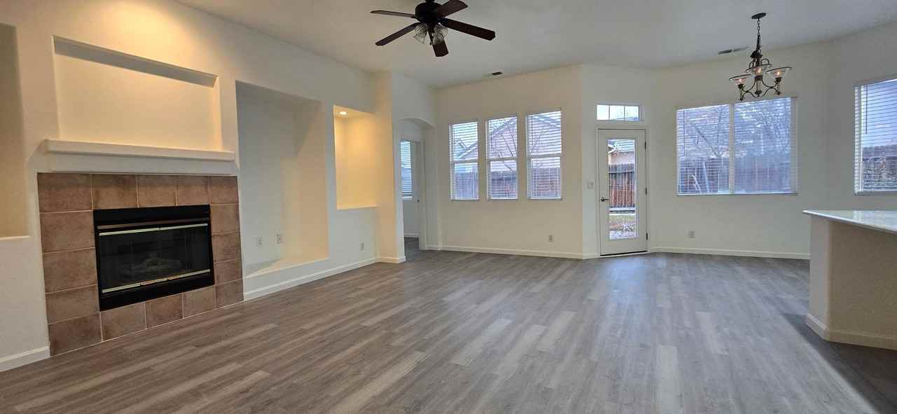 10150 Buckeye Ct - Photo 5 of 13