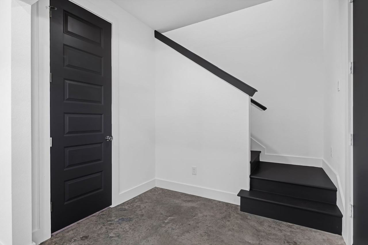 3001 Alpha Wolf Ct - Photo 6 of 35