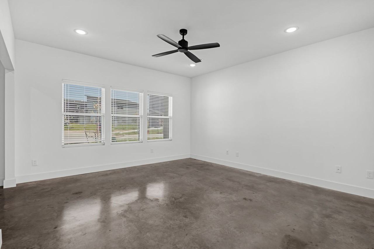 3001 Alpha Wolf Ct - Photo 7 of 35