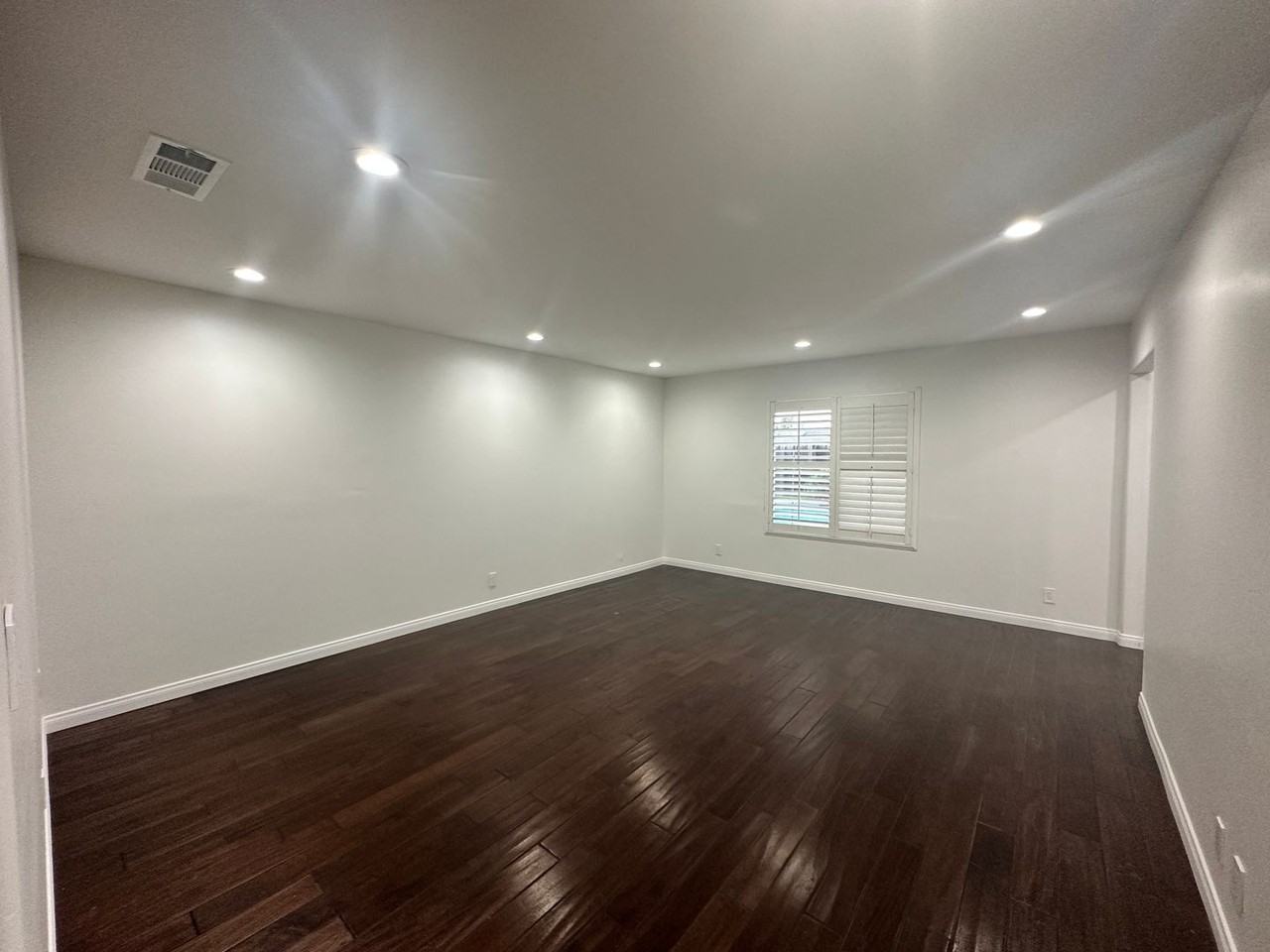 1755 Gotham St - Photo 2 of 16