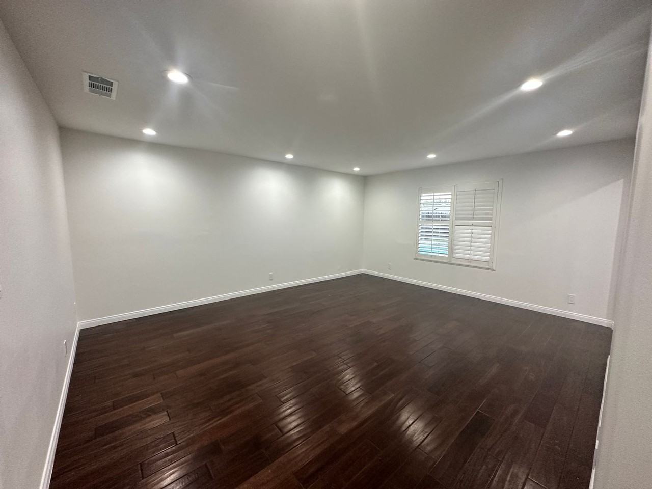 1755 Gotham St - Photo 7 of 16