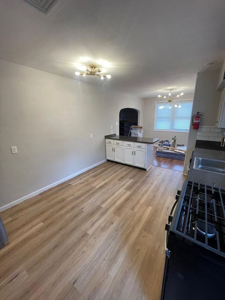 102 Lincoln Ave - Photo 5 of 17