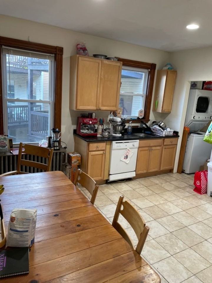 125 Calumet St - Photo 3 of 7