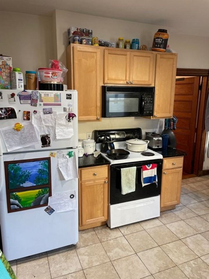 125 Calumet St - Photo 4 of 7