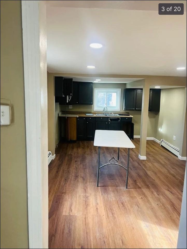 557 Lawrence St - Photo 3 of 12