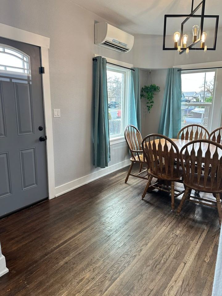 1110 13th St - Photo 5 of 7