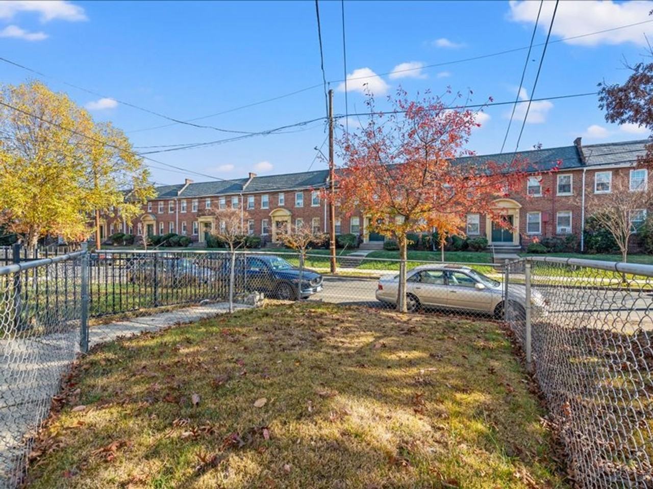 134 35th St Ne - Photo 3 of 32