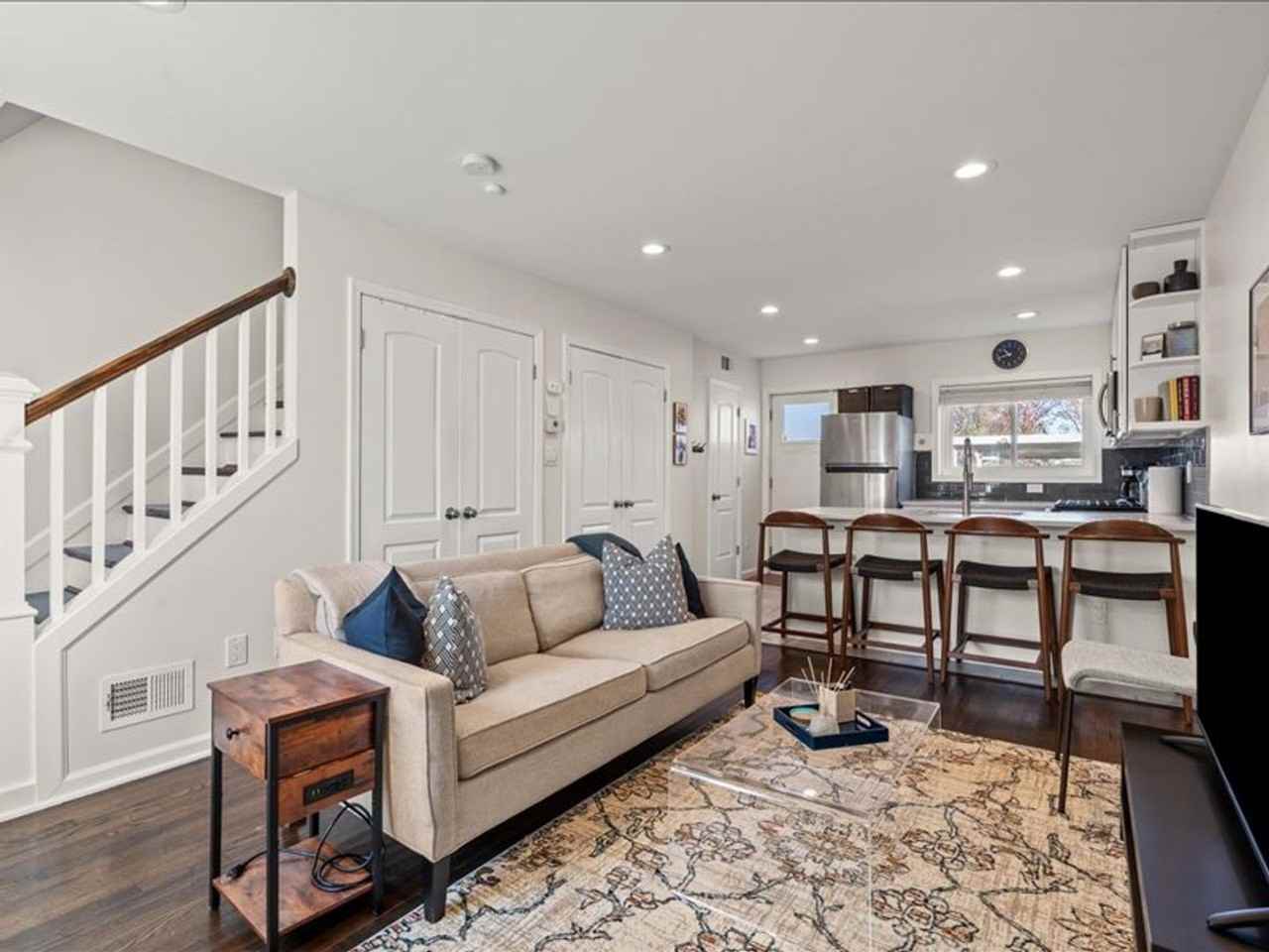 134 35th St Ne - Photo 4 of 32