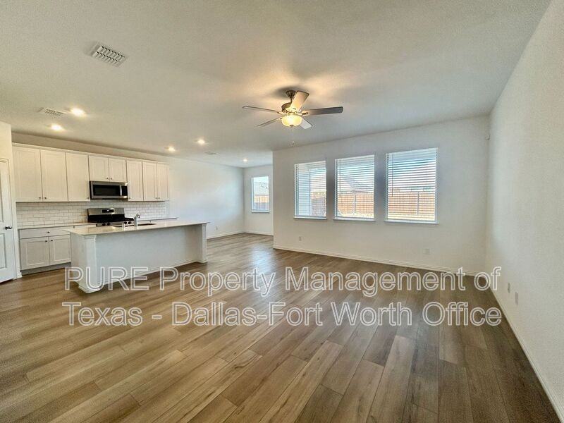 2113 Donker Dr - Photo 3 of 26