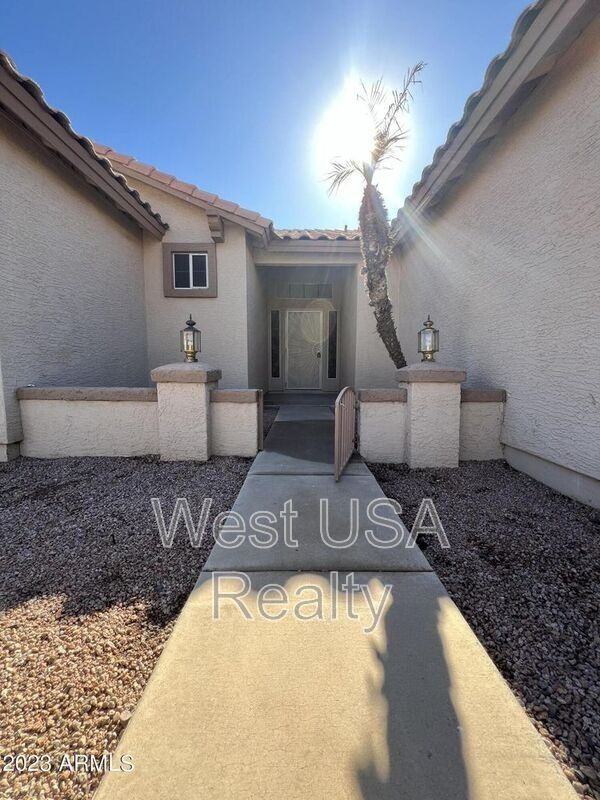 1561 E Stanford Ave - Photo 2 of 16