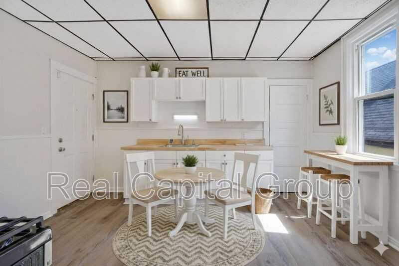 305 Cable St #2UPPER - Photo 4 of 22