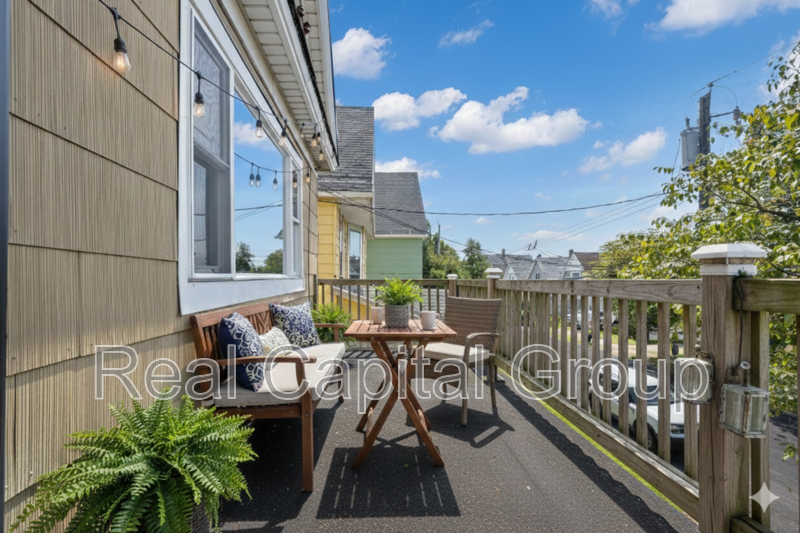 305 Cable St #2UPPER - Photo 5 of 22