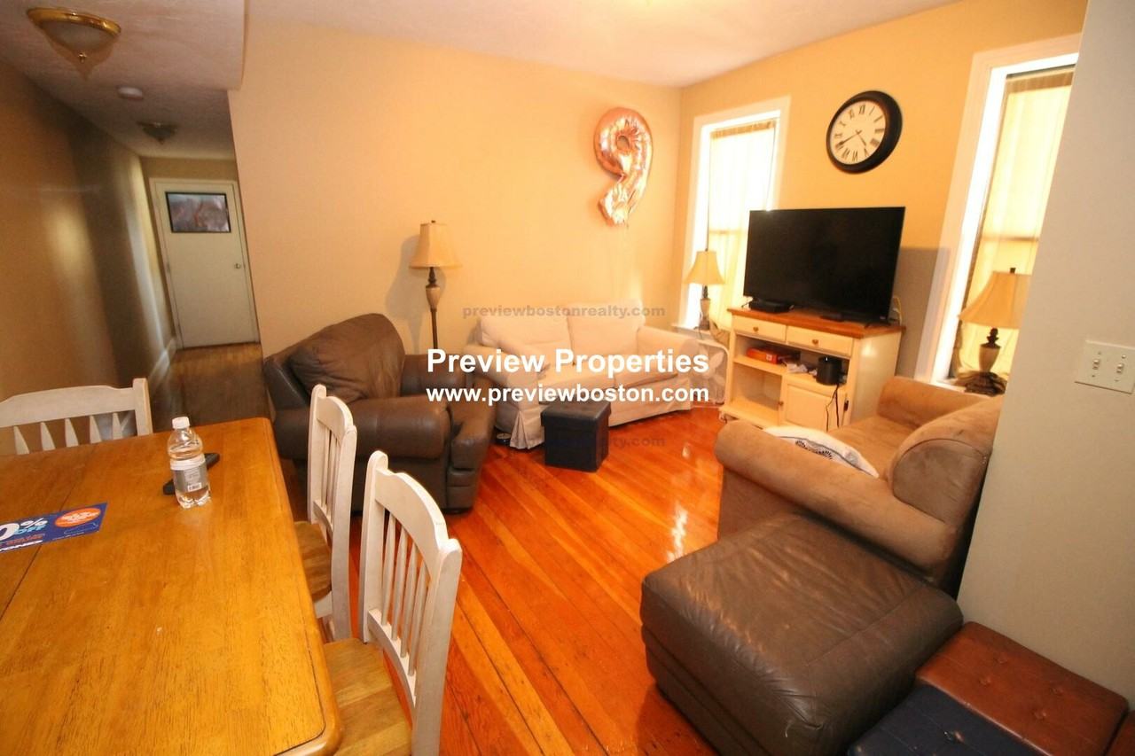 Highgate St #6P - Photo 2 of 12