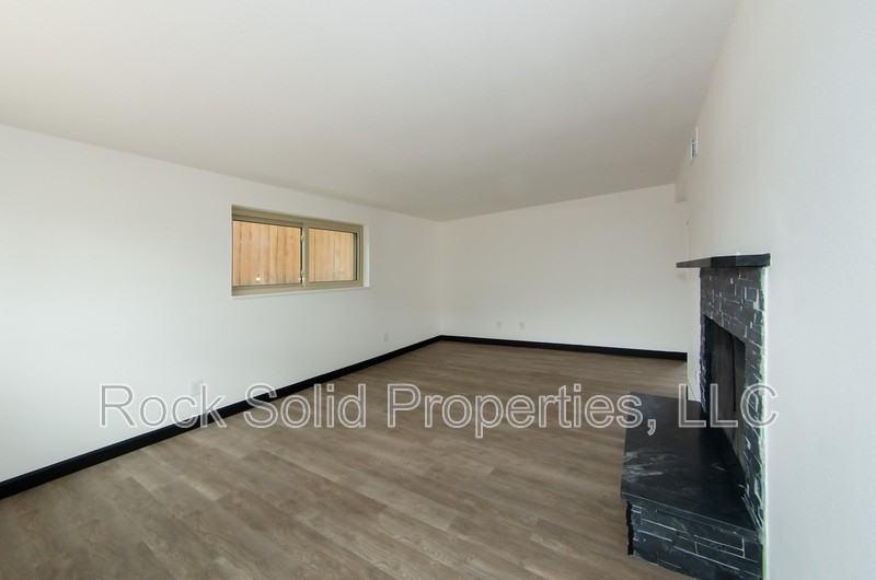 312 E 27th St - Photo 2 of 21