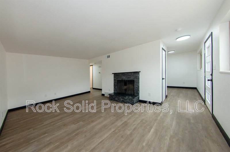 312 E 27th St - Photo 3 of 21