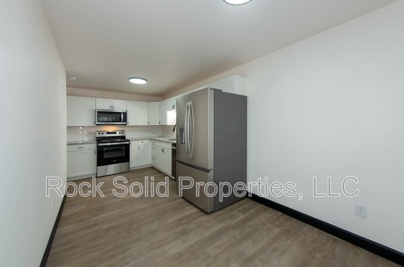 312 E 27th St - Photo 6 of 21