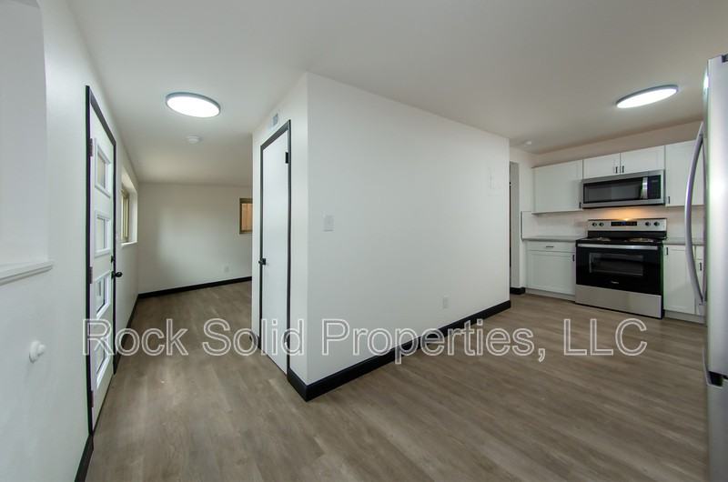 312 E 27th St - Photo 7 of 21