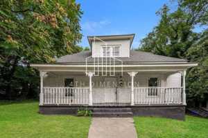 featured image of 921 Ne 23rd St