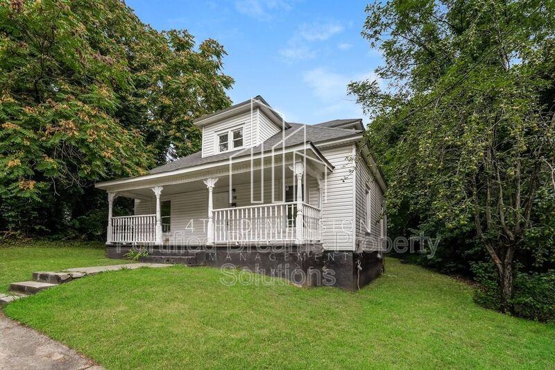 921 Ne 23rd St - Photo 2 of 18