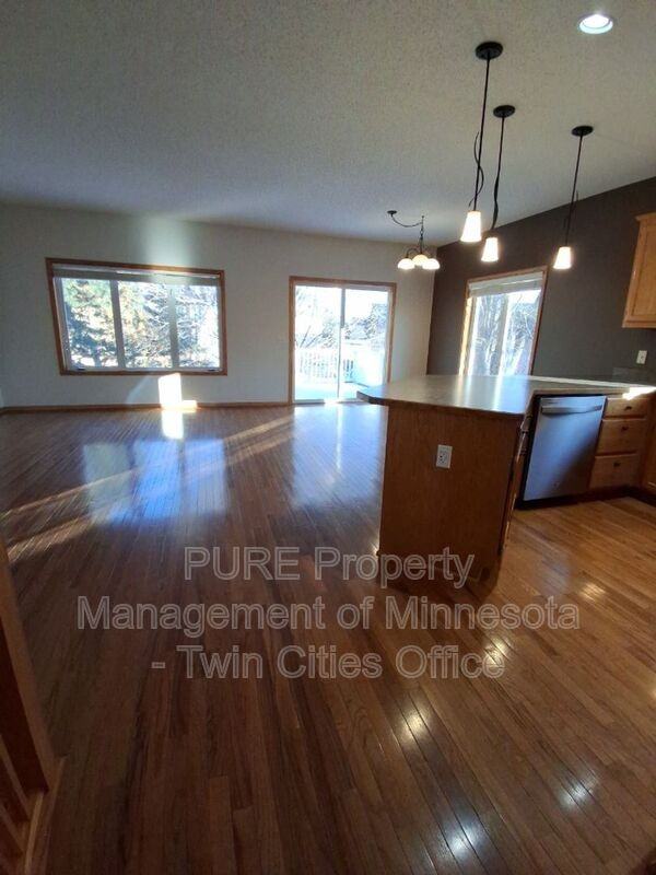 3181 Doneene Ln - Photo 4 of 25