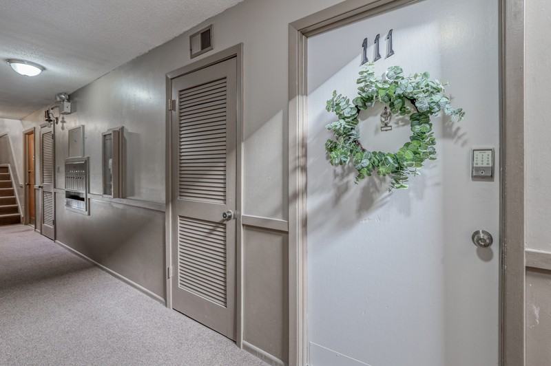 5601 W 58th St - Photo 2 of 28