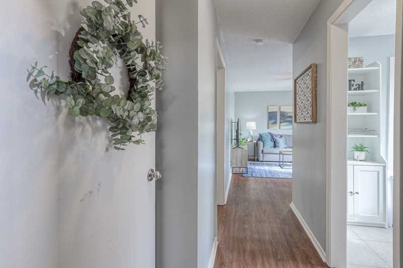 5601 W 58th St - Photo 3 of 28