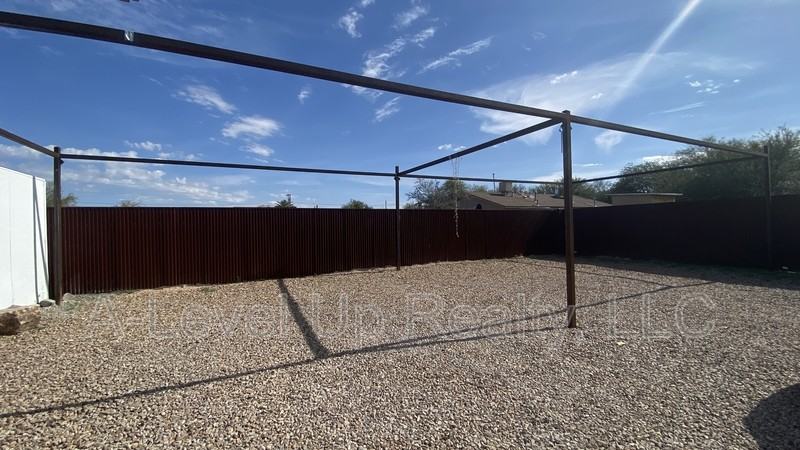 5745 S Southland Blvd - Photo 2 of 18