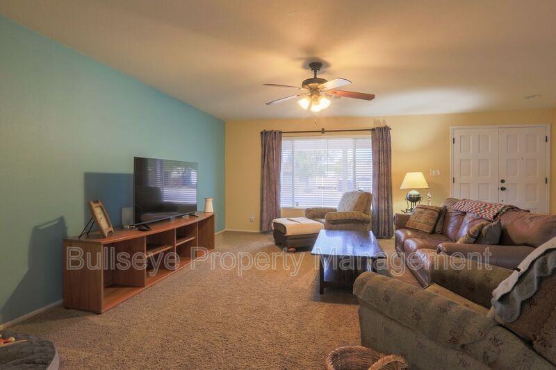 2845 E Sierra St - Photo 4 of 21