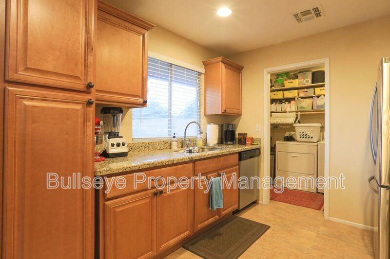 2845 E Sierra St - Photo 7 of 21