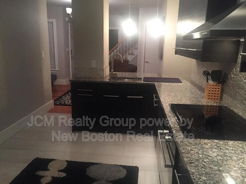 18 West St #1-1stFL - Photo 5 of 13