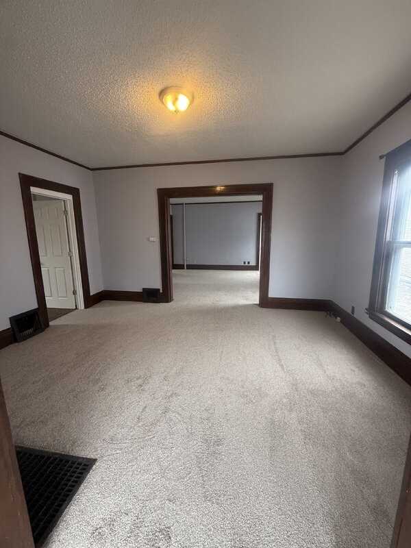 1813 Sw 2nd St - Photo 5 of 17