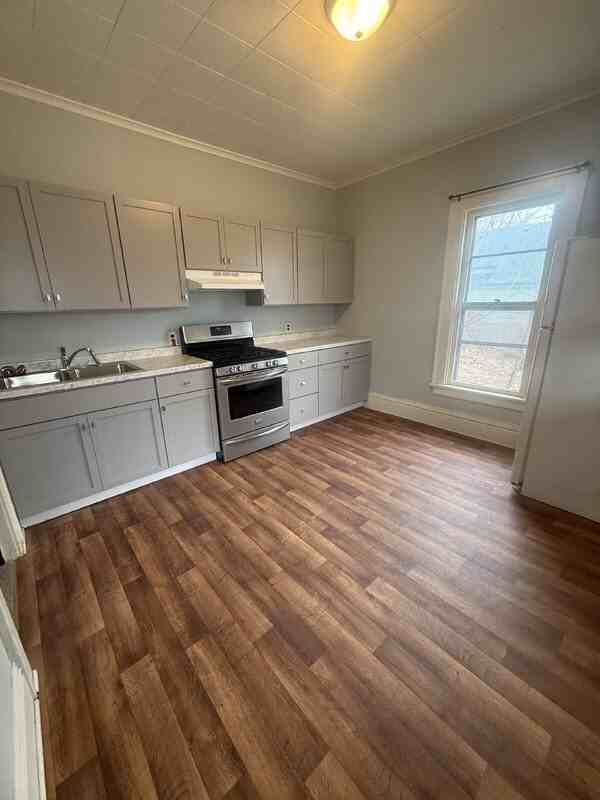 1813 Sw 2nd St - Photo 7 of 17