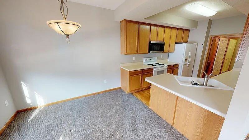 2204 Nw Ashton Ln #2 - Photo 5 of 15