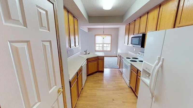 2204 Nw Ashton Ln #2 - Photo 6 of 15