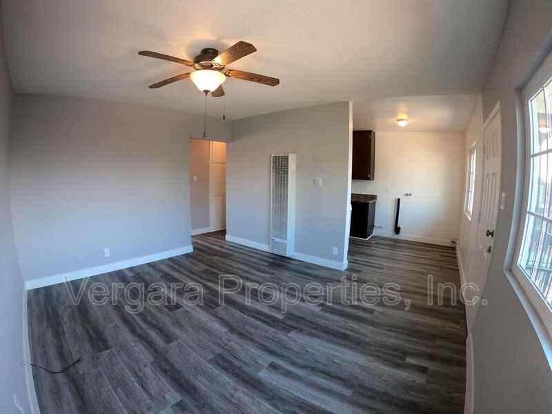 1083 E 7th St #4 - Photo 6 of 19